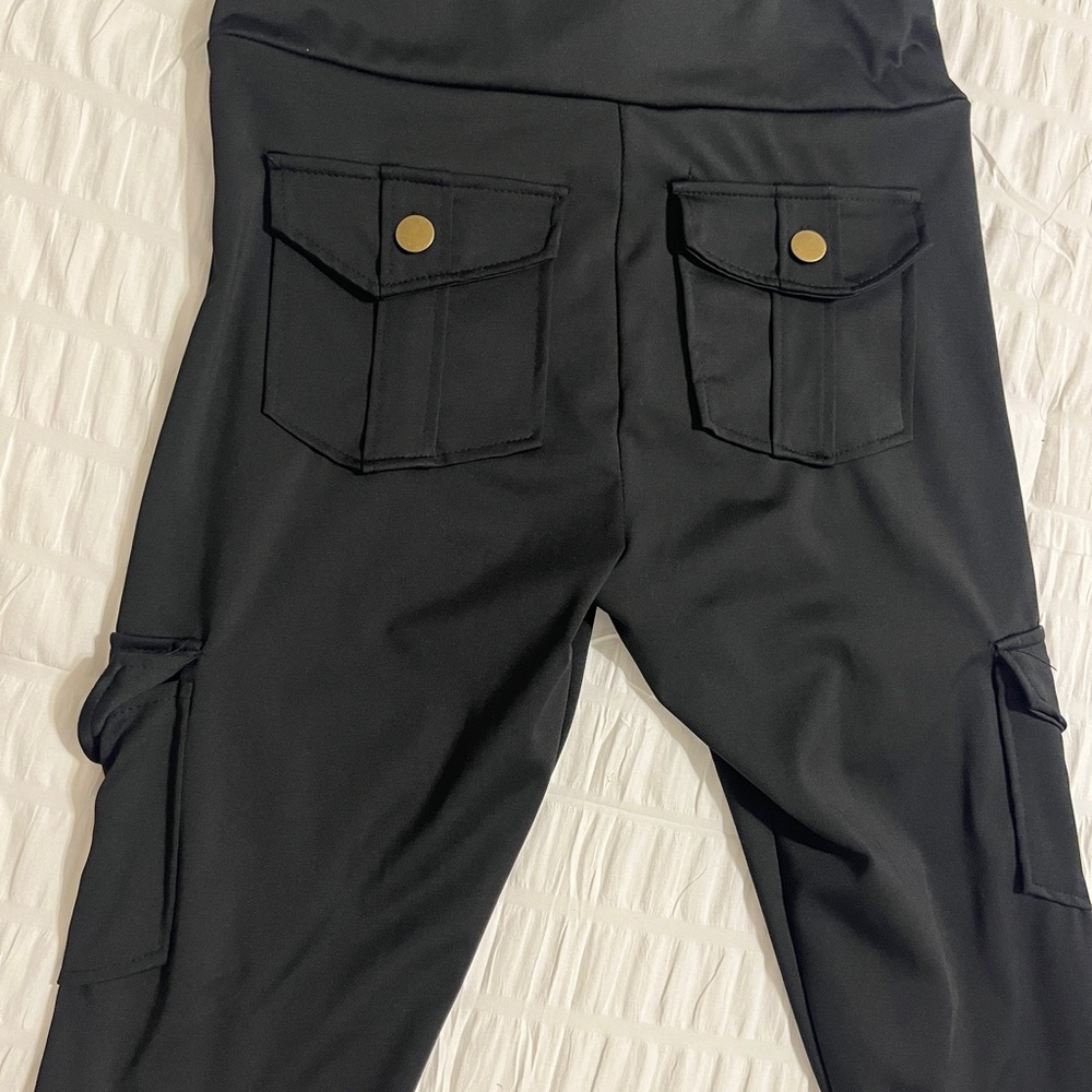 Black High-Waisted Leggings with Pockets